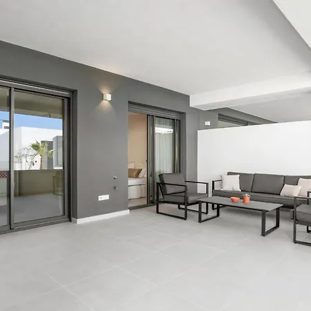 Paraiso En Vanian Gardens Apartment